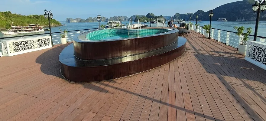 Du thuyền Aspira sơ hữu Sundeck rộng rãi với tầm nhìn 360
