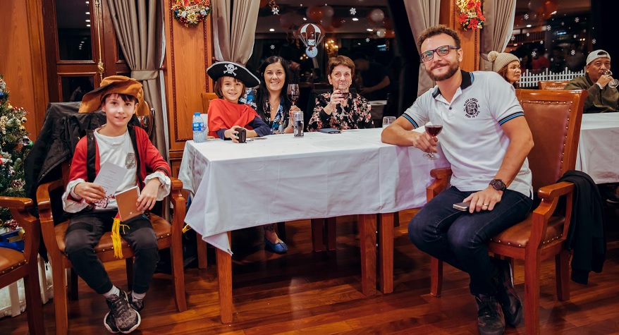 Không gian ấm cũng của du thuyền Calypso ngay khi bước chân vào tầng 1