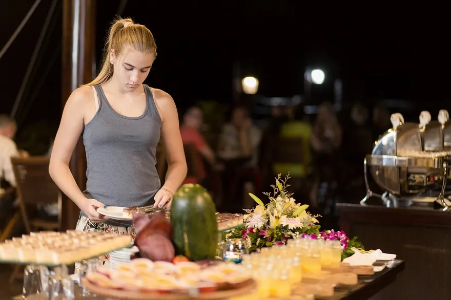 Lớp học nấu ăn là một trong những trải nghiệm thú vị trên du thuyền La Regina Legend