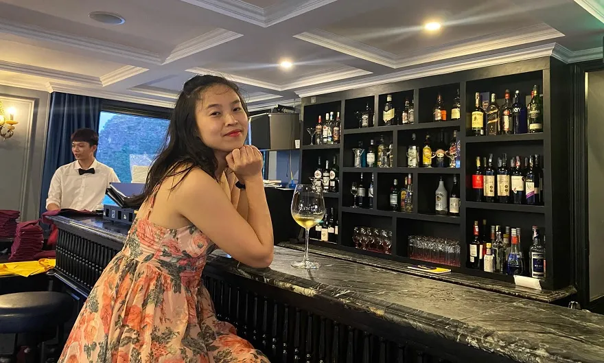 The Panoramic Bar trên Rosy Cruise