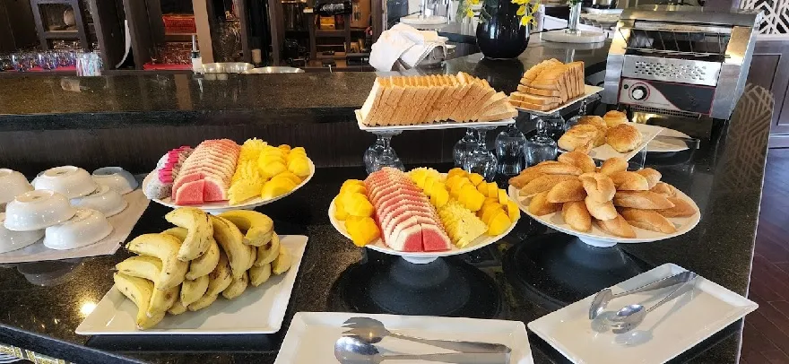 Du thuyền Era Crusie 5 Trải nghiệm ẩm thực đa dạng với đầy đủ các món Á - Âu trên du thuyền Era