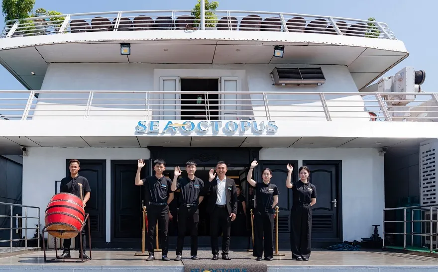 Đội ngũ nhâ viên nhiệt tình luồn sẵn sàng phục vụ du khách