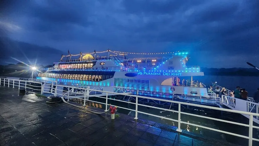 Du thuyền Paradise Delight