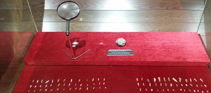 Mũi khoan và Hạch Đá ( nguyên liệu chế tác mũi khoan)