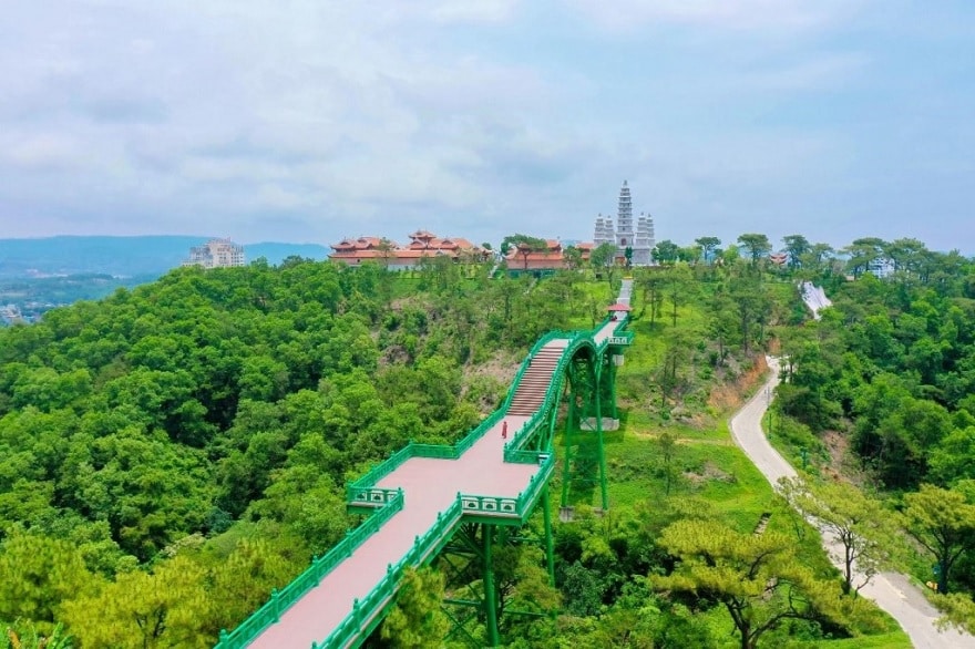 Chùa Bảo Hải Linh Thông Tự 3 Cầu Mây nối khu vườn Nhật sang Bảo Hải Linh Thông Tự