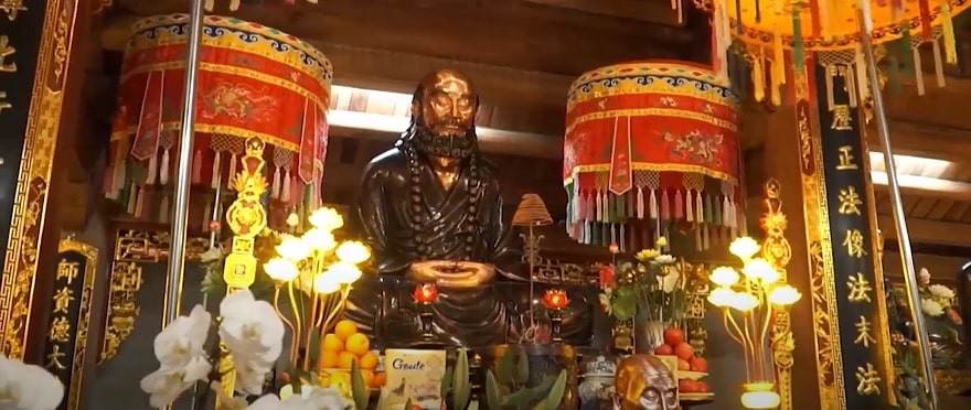 Chùa Bảo Hải Linh Thông Tự 8 Đi sâu vào bên trong là nhà tổ