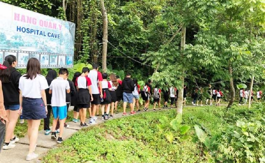 Hang Quân Y Cát Bà: Bệnh viện dã chiến bí mật trong lòng hang 9 Đường vào hang Quân Y