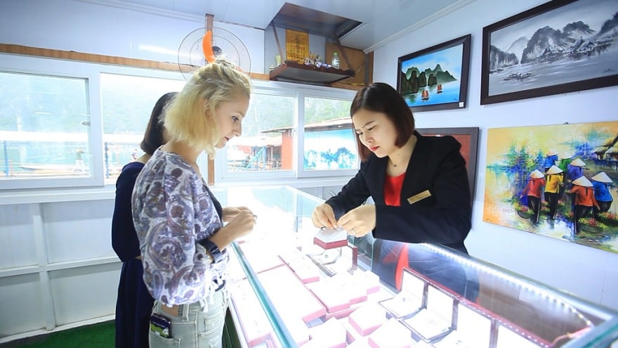 Du khách sẽ được xem những sản phẩm ngọc trai tại khu trưng bày 