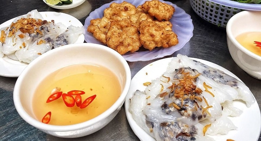 Bánh cuốn chả mực