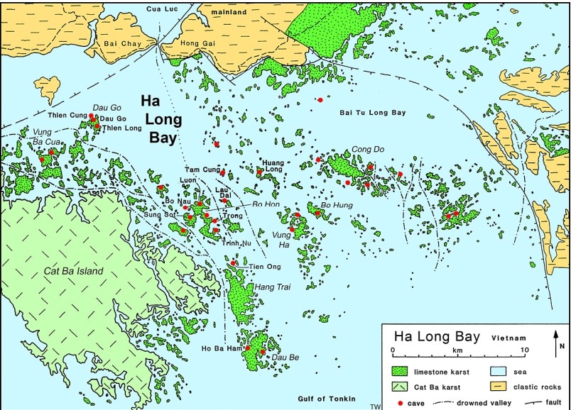 Ảnh 1 bản đồ đơn giản của Vịnh Hạ Long, cho thấy các đảo lớn và địa chất nổi bật, và đặt tên cho một số hang động lớn