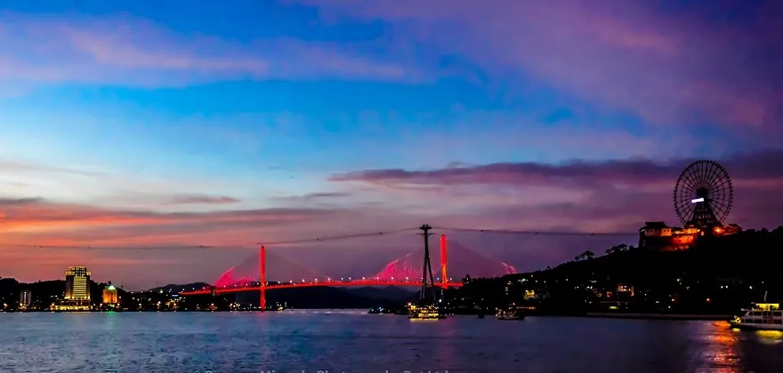 Ngắm thành phố lung lung từ du thuyền Sea Octopus