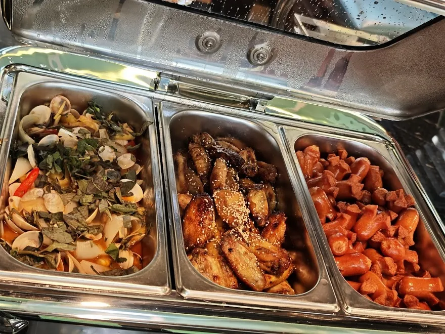 Buffet tự chọn trên du thuyền  Amethyst