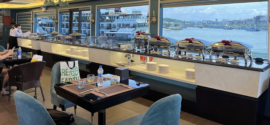 Nhà hàng sang trọng trên Amethyst Cruise