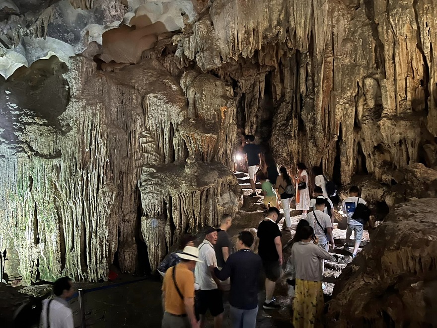 Lối đi vào long hang Sửng Sống