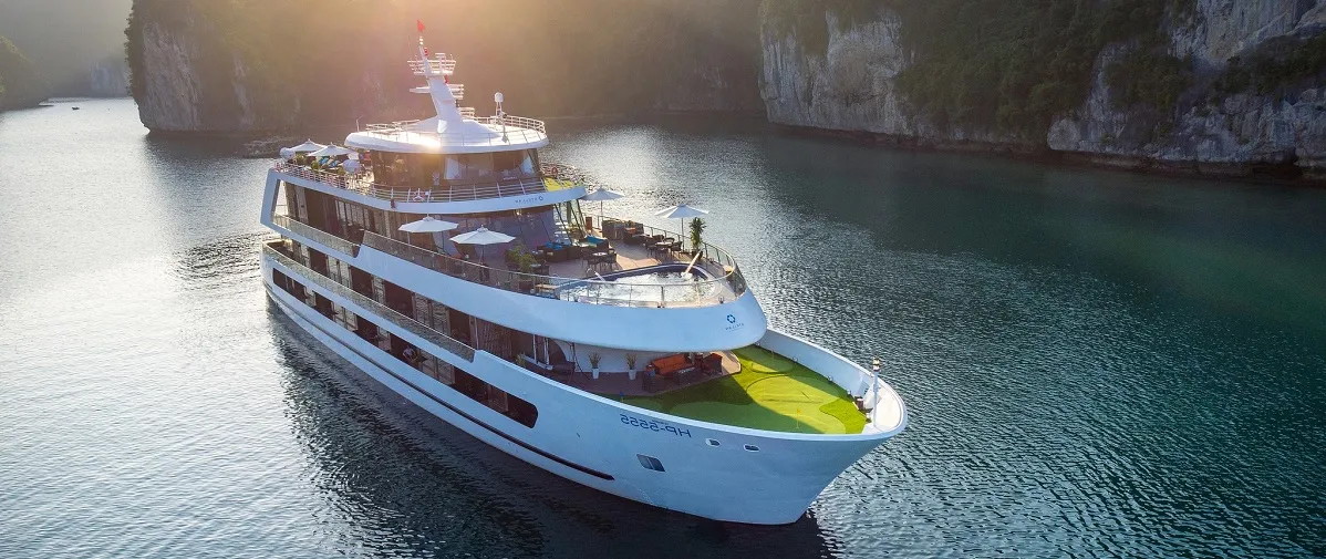 Du thuyền Stellar of the Seas