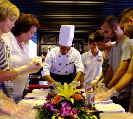 Lớp học nấu ăn