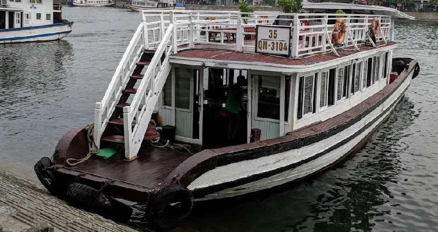 Tàu thăm vịnh 6 tiếng sáng