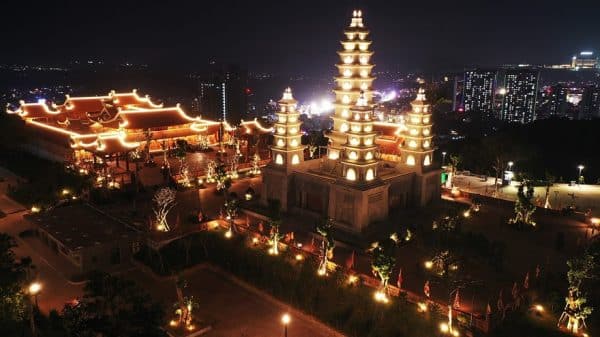 Bảo Hải Linh Thông Tự về đêm