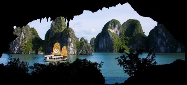 Hang Trống và hang Trinh Nữ