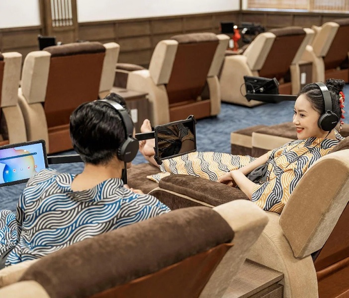 Phòng xem Phim tại Yoko Onsen Quang Hanh