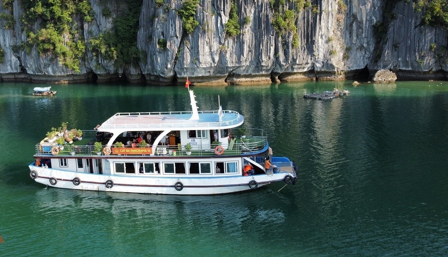 D'Charme Luxury Cruise (tour đón Bình Minh)