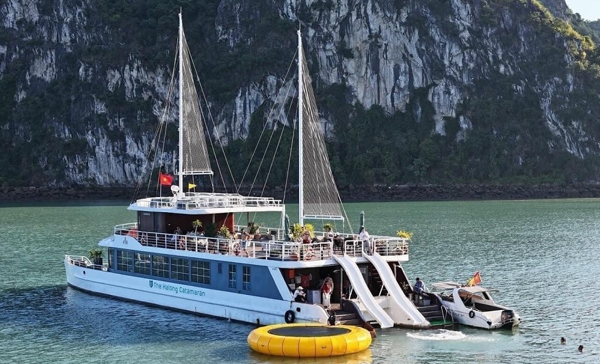Du thuyền Catamaran Cát Bà 6 tiếng chiều
