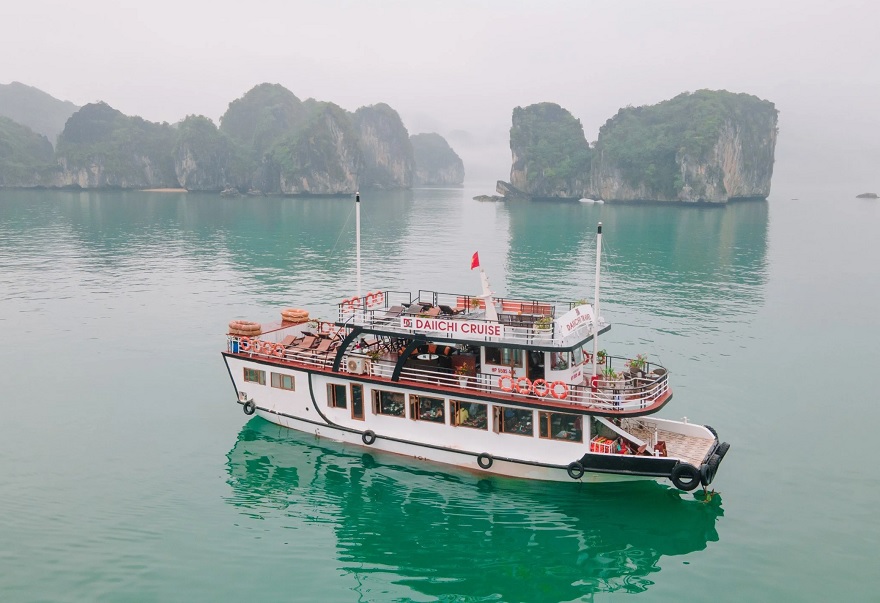 Du thuyền Daiichi Cruise Tour ngắm Bình Mình