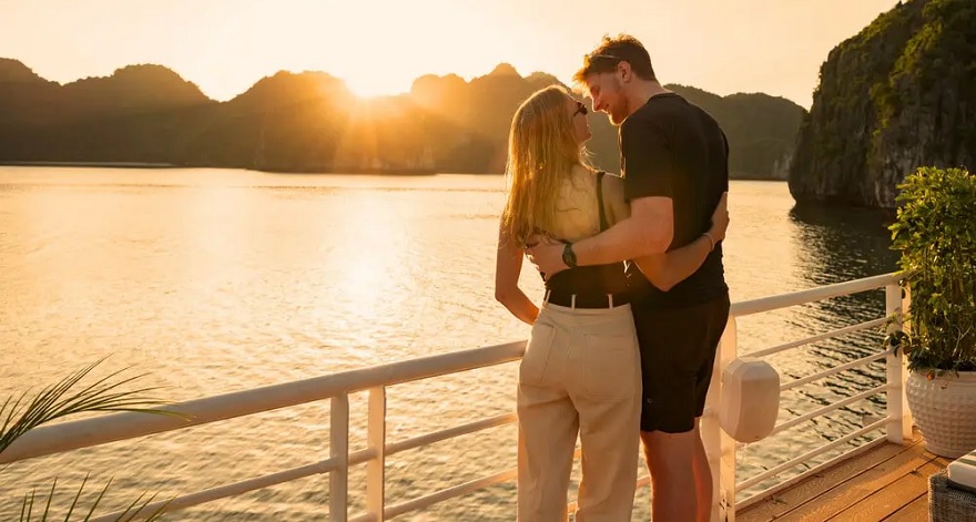 tour ngắm hoàng hôn trên du thuyền Daiichi Cruise