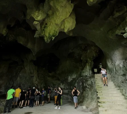 Khám phá Hang Động tại Cát bà