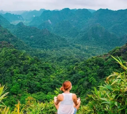 Trekking núi Cát Bà